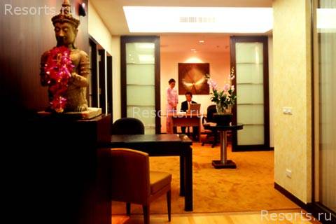 Emporium Suites Hotel 6